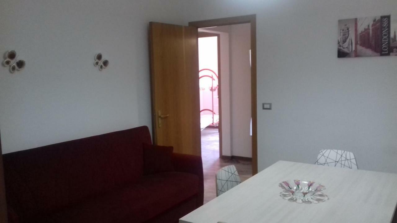 App Sul Lungomare Apartment San Benedetto del Tronto Bagian luar foto
