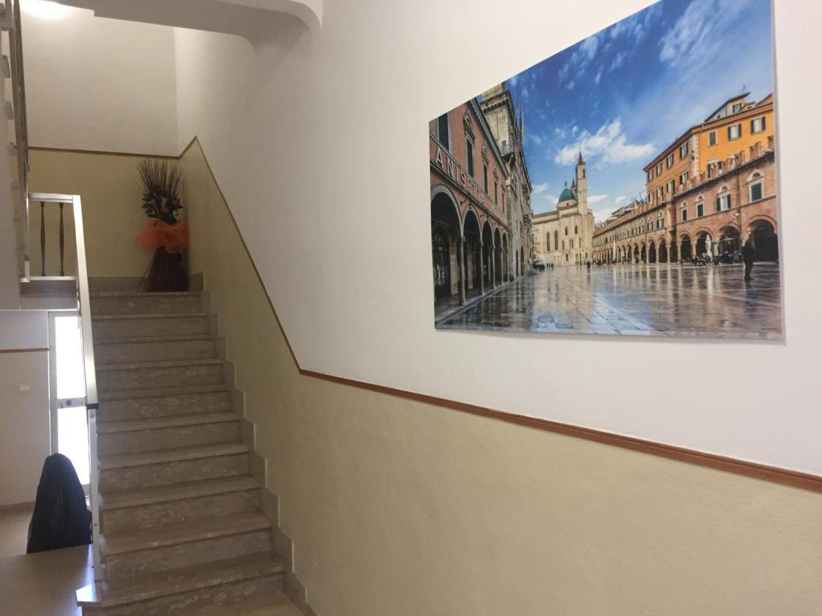 App Sul Lungomare Apartment San Benedetto del Tronto Bagian luar foto